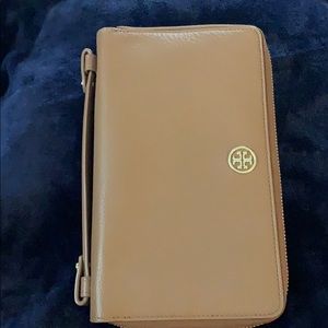 Tory Burch Landon Large Wallet